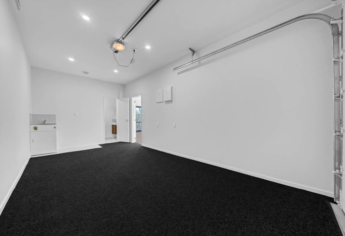 Standalone 4 beds 3.5 baths home with garage, literally next to a sports park, close to schools, local shops, 0.7 km to Birdwood School, 17B Bahari Drive, Ranui, Auckland