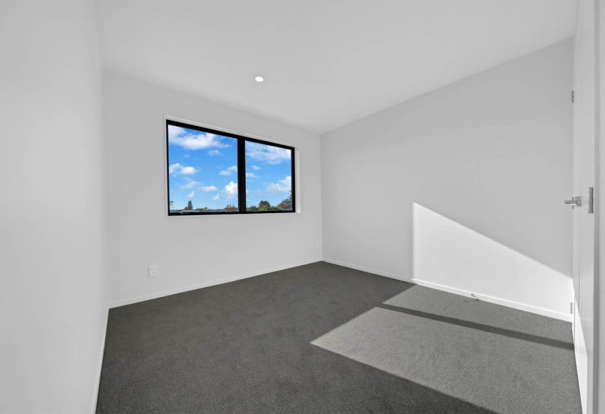 Standalone 4 beds 3.5 baths home with garage, literally next to a sports park, close to schools, local shops, 0.7 km to Birdwood School, 17B Bahari Drive, Ranui, Auckland