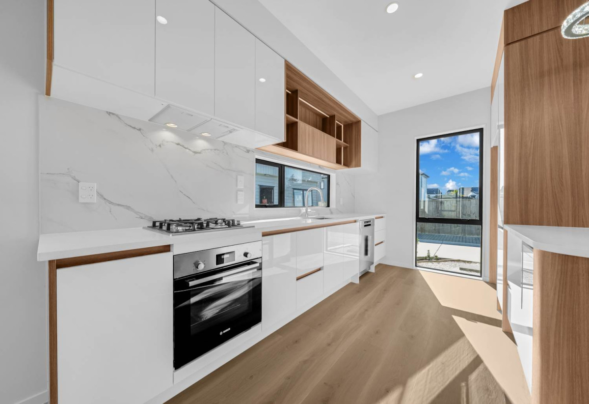 Standalone 4 beds 3.5 baths home with garage, literally next to a sports park, close to schools, local shops, 0.7 km to Birdwood School, 17B Bahari Drive, Ranui, Auckland