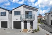 Standalone 4 beds 3.5 baths home with garage, literally next to a sports park, close to schools, local shops, 0.7 km to Birdwood School, 17B Bahari Drive, Ranui, Auckland
