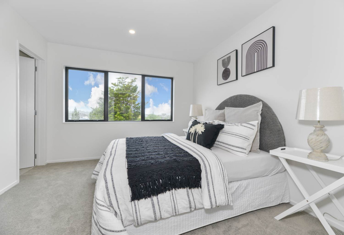Double Westlake school zone, Brandnew standalone 4 beds 3 baths home with garage, close to schools, Glenfield Mall, 0.4 km to Glenfield Intermediate School, 93A Bruce Road, Glenfield, Auckland
