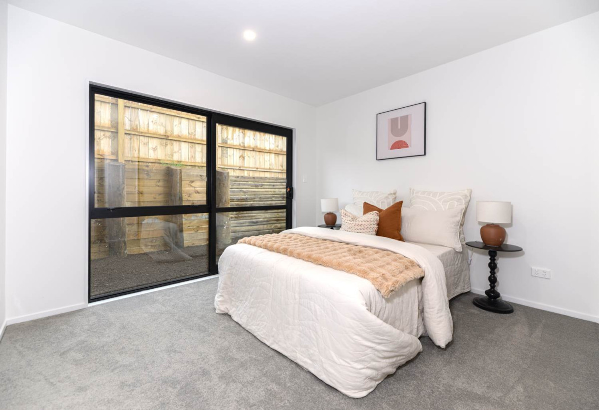 Double Westlake school zone, Brandnew standalone 4 beds 3 baths home with garage, close to schools, Glenfield Mall, 0.4 km to Glenfield Intermediate School, 93A Bruce Road, Glenfield, Auckland
