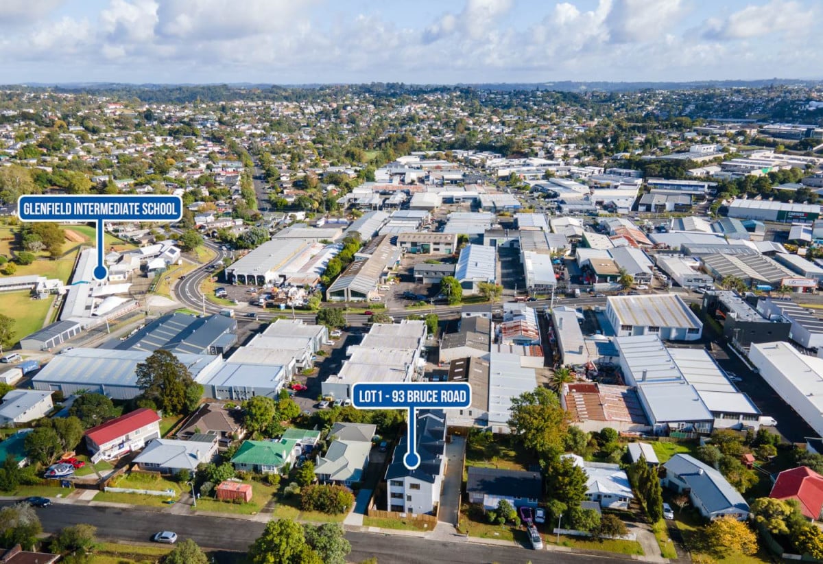Double Westlake school zone, Brandnew standalone 4 beds 3 baths home with garage, close to schools, Glenfield Mall, 0.4 km to Glenfield Intermediate School, 93A Bruce Road, Glenfield, Auckland