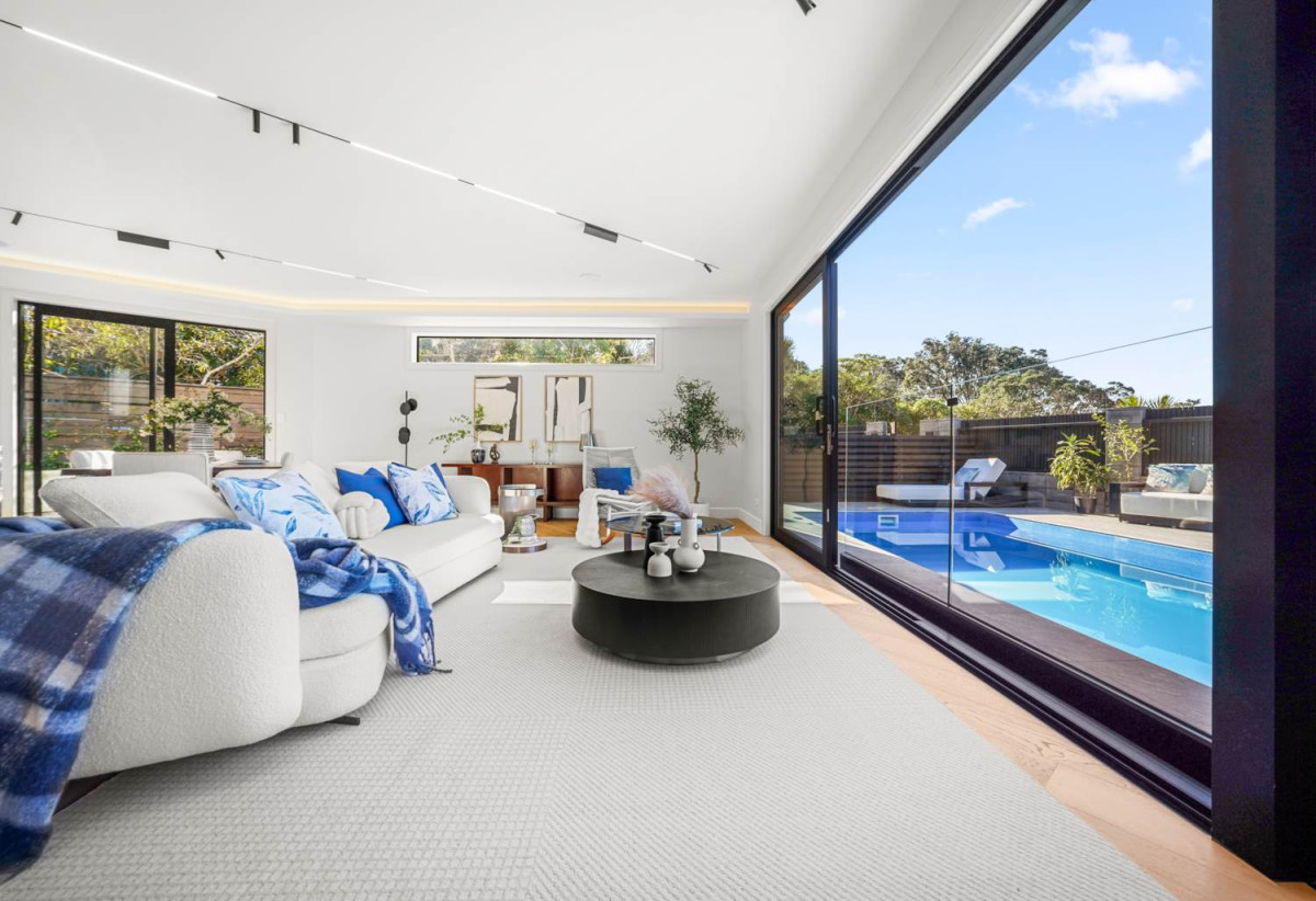 Rangitoto College zone, Sea Views, 4 beds (4 ensuites) 4.5 baths house with swimming pool and double garage, Direct private walkway to Churchill Cove Beach and reserve, close to schools, shops, supermarket, 0.9 km to Murrays Bay School, 61B Churchill Road, Murrays Bay, Auckland