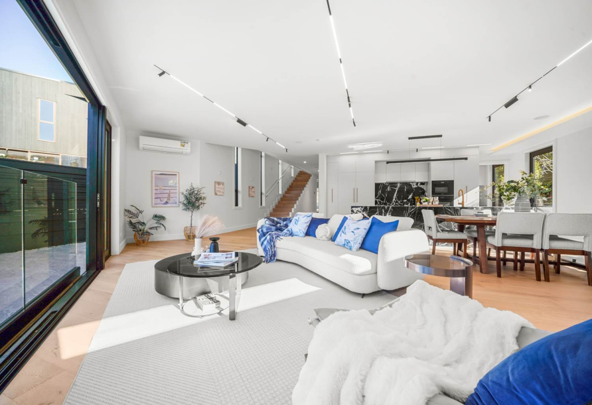Rangitoto College zone, Sea Views, 4 beds (4 ensuites) 4.5 baths house with swimming pool and double garage, Direct private walkway to Churchill Cove Beach and reserve, close to schools, shops, supermarket, 0.9 km to Murrays Bay School, 61B Churchill Road, Murrays Bay, Auckland