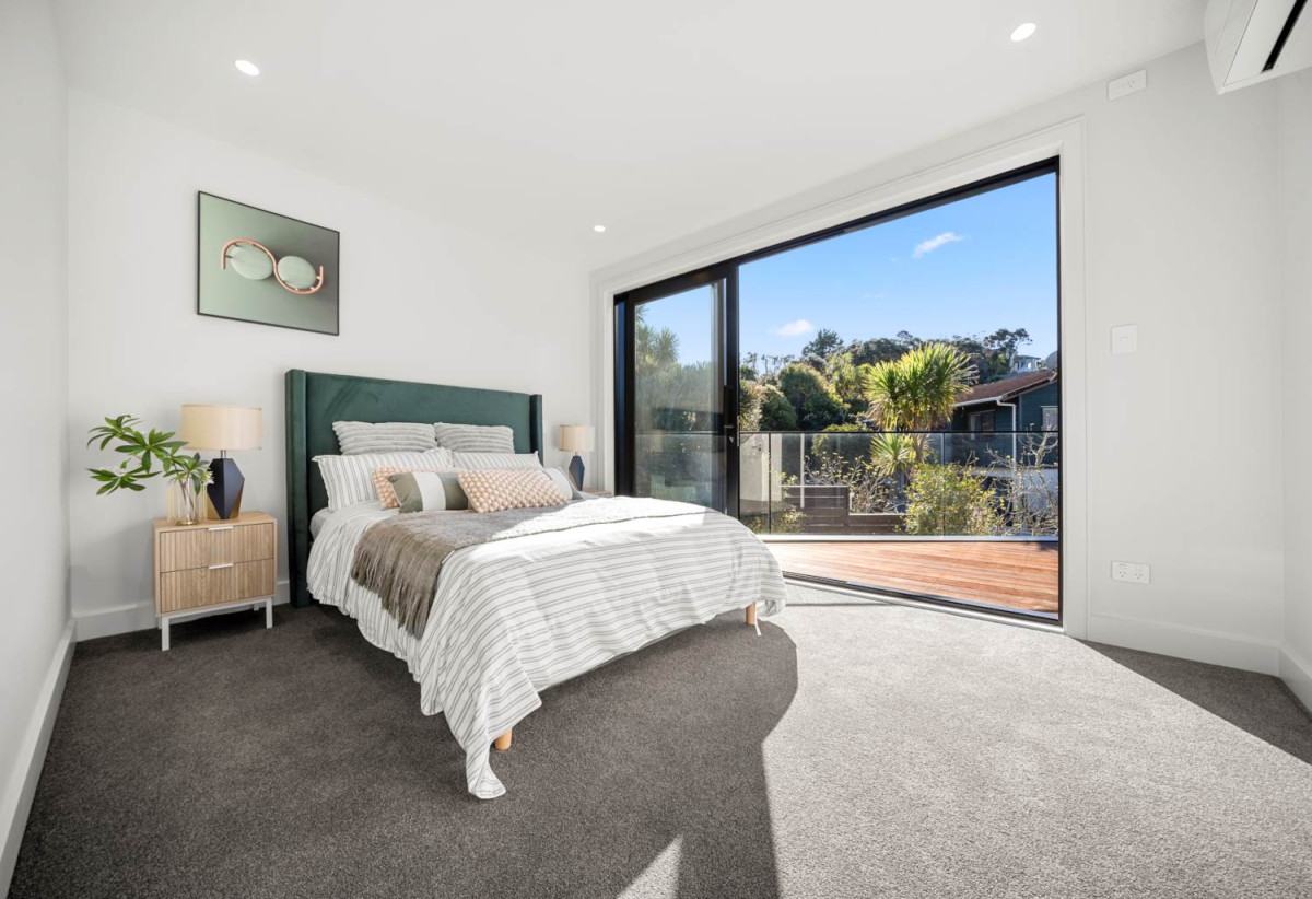 Rangitoto College zone, Sea Views, 4 beds (4 ensuites) 4.5 baths house with swimming pool and double garage, Direct private walkway to Churchill Cove Beach and reserve, close to schools, shops, supermarket, 0.9 km to Murrays Bay School, 61B Churchill Road, Murrays Bay, Auckland