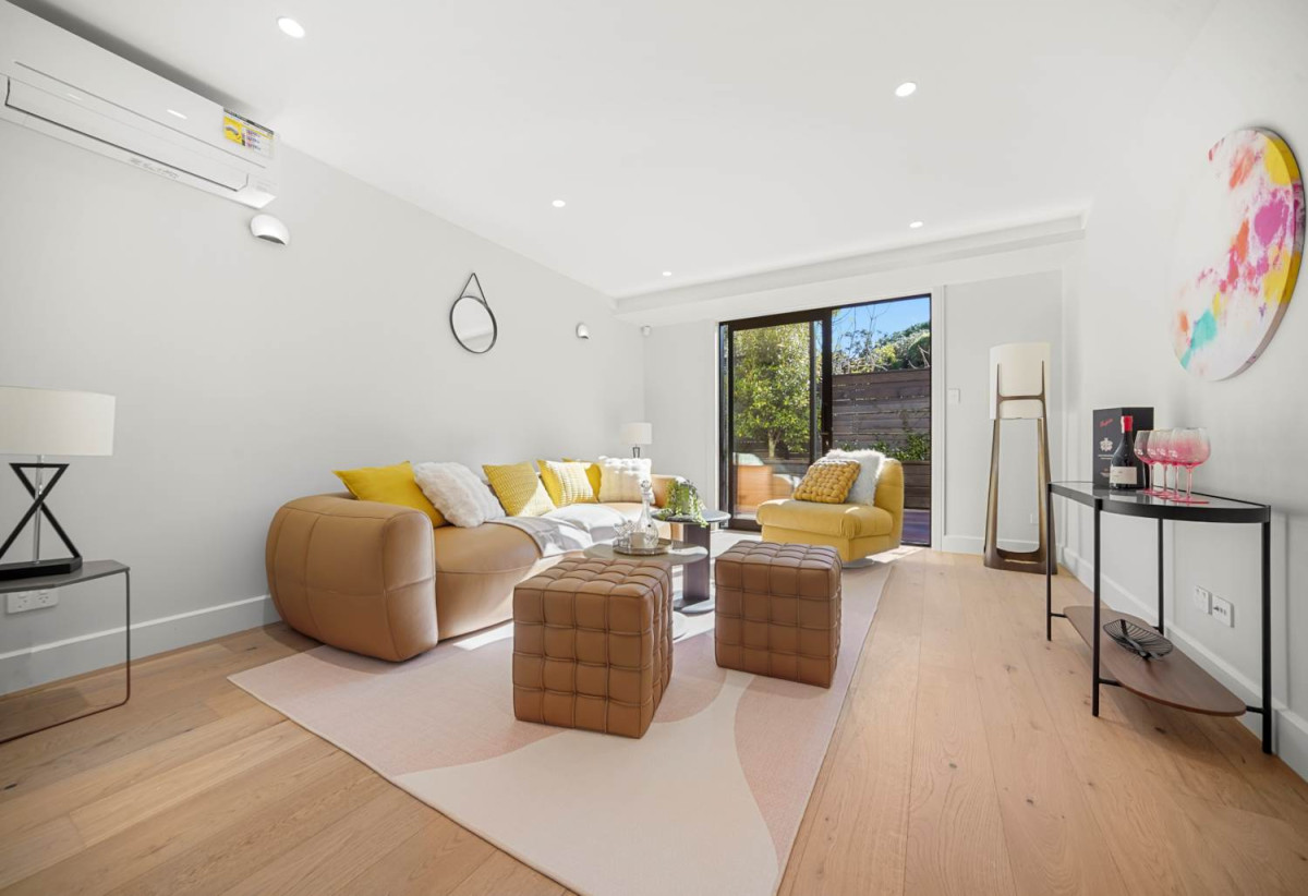 Rangitoto College zone, Sea Views, 4 beds (4 ensuites) 4.5 baths house with swimming pool and double garage, Direct private walkway to Churchill Cove Beach and reserve, close to schools, shops, supermarket, 0.9 km to Murrays Bay School, 61B Churchill Road, Murrays Bay, Auckland