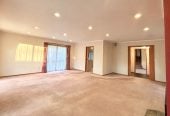 For rent, Macleans College zone, 4 beds 2 baths house with triple garage, available 21st May, 24 Loloma Drive, Half Moon Bay, Auckland