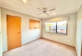 For rent, Macleans College zone, 4 beds 2 baths house with triple garage, available 21st May, 24 Loloma Drive, Half Moon Bay, Auckland