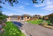 212m2 Renovated, Brick and tile 4 beds 2 baths house with double garage on 750m2 section, Equipped with solar panels, close to schools, town centre, 0.4 km to Pukekohe Hill School, 1.3 km to Pukekohe Intermediate, 1.4 km to Pukekohe High School, 8 Emsworth Court, Pukekohe, Auckland