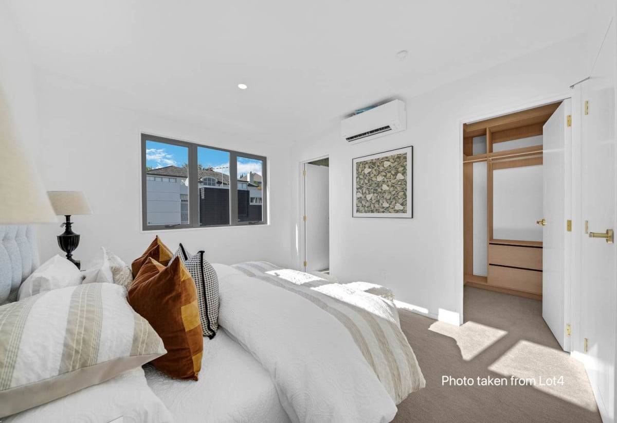 Double Grammar school zone, brandnew 4 beds (2 ensuites) 3.5 baths home with double garage, 0.5 km to Victoria Avenue School and Baradene College, 1.8 km to Remuera Intermediate, 2.1 km to Epsom Girls’ Grammar School, 2.6 km to Auckland Grammar, Lots 1,4&6/14 Ingram Road, Remuera, Auckland