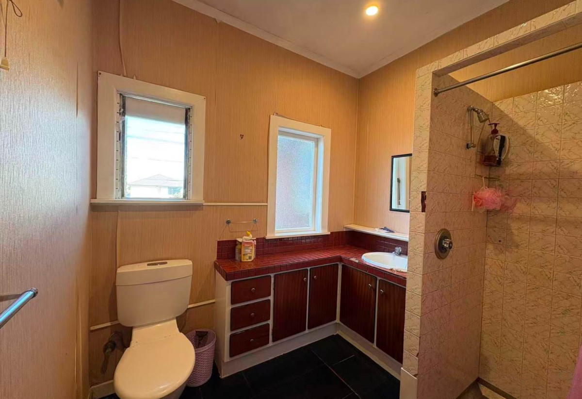 For rent, 4 beds 1.5 baths house with double garage, available 8th June, 3 Bridge Street, Papatoetoe, Auckland