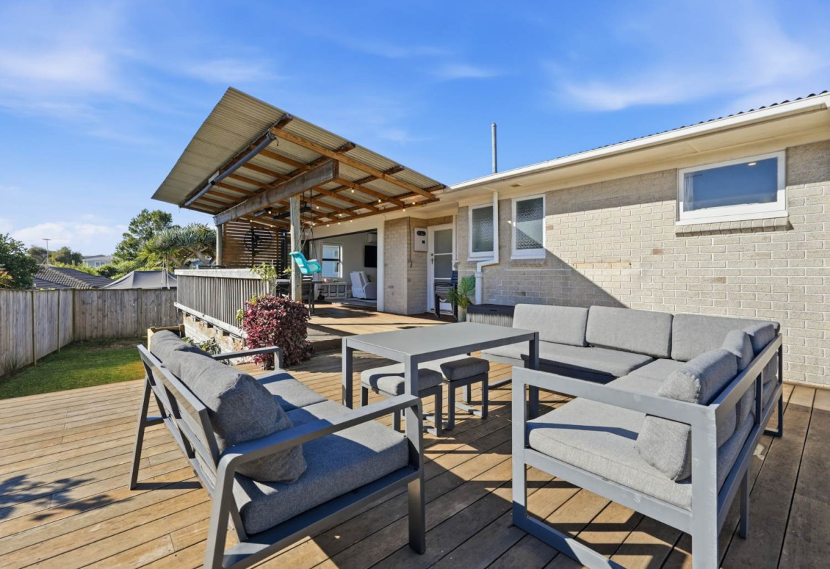 746m2 section, 4 beds (1 ensuite) + study room 2 baths house with garage, Downstairs offers internal access garaging plus a versatile rumpus room, move-in ready, close to schools, shops, supermarkets, 0.2 km to Riverhills School, 127 Ennis Avenue, Pakuranga Heights, Auckland