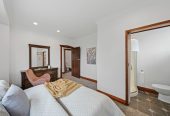 VENDOR NEEDS TO CASH OUT, 180m2 5 beds 2.5 baths house with 3 car parks on 450m2 section, Large decking area, Garden shed for extra storage, close to shops, supermarket, schools, easy motorway access, 80B Wallace Road, Papatoetoe, Auckland