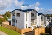 Double Westlake school zone, Brandnew standalone 4 beds 3 baths home with garage, close to schools, Glenfield Mall, 0.4 km to Glenfield Intermediate School, 93A Bruce Road, Glenfield, Auckland