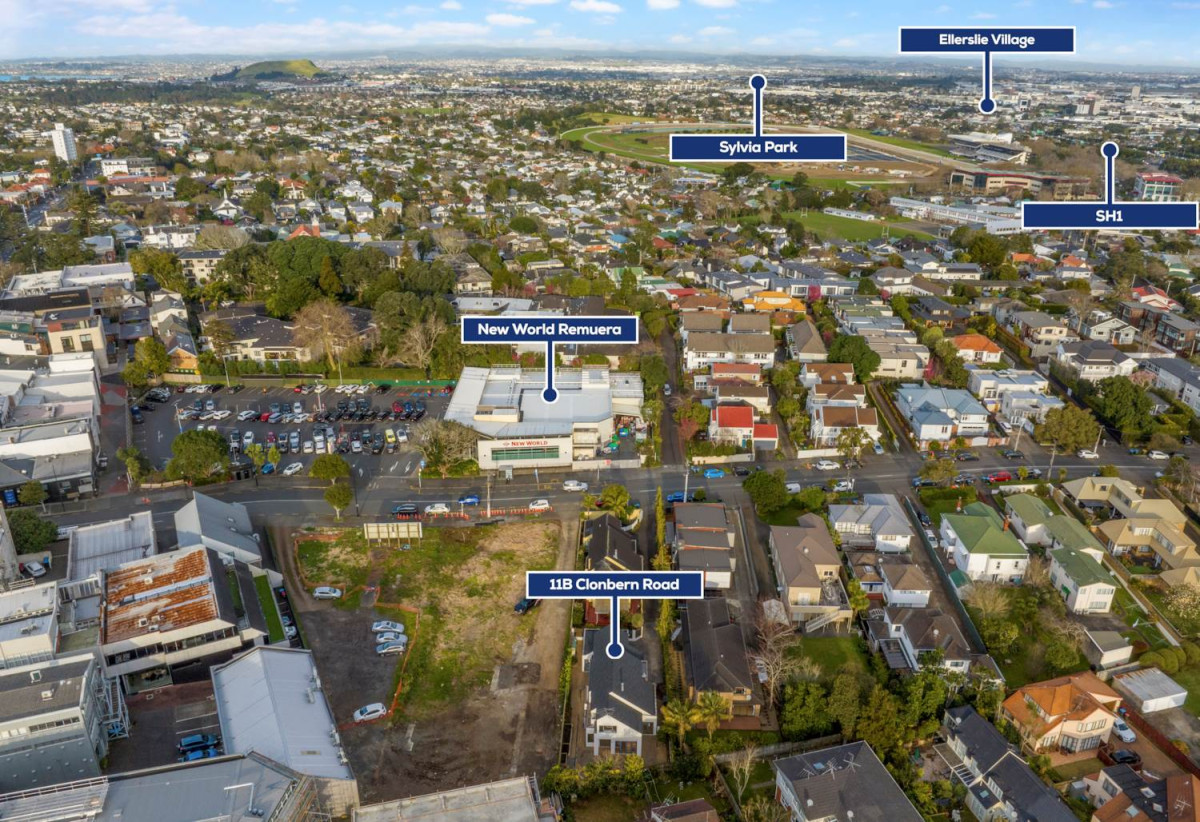 Urgent sale, Overseas vendor cashing out, Double Grammar school zone, 475m2 section, 4 beds + office room 3 baths house with double garage, zoned Terrace Housing & Apartment Building, 1.9 km to Epsom Girls’ Grammar School, 2.8 km to Auckland Grammar, 11B Clonbern Road, Remuera, Auckland