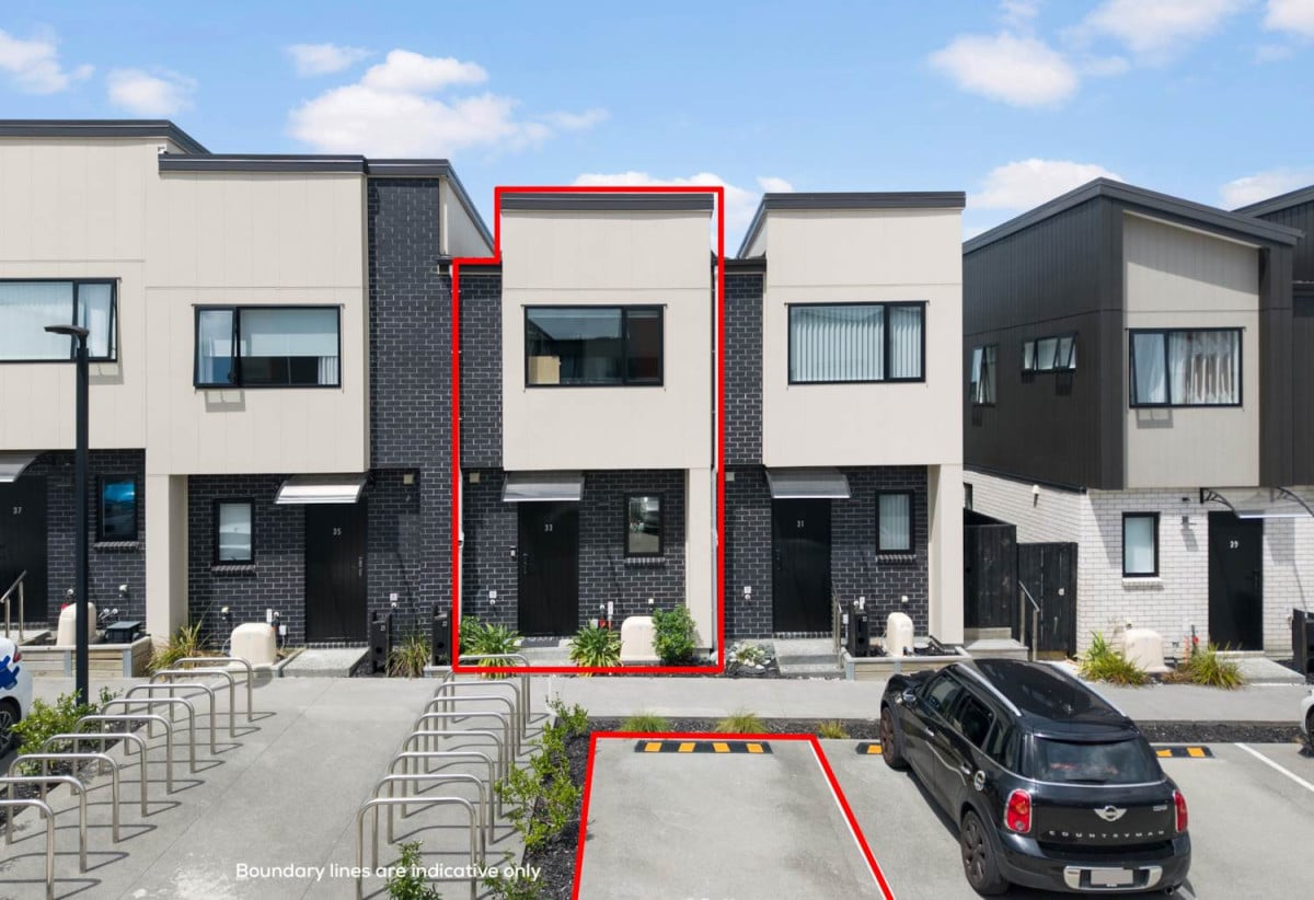 For rent, 2 beds + study 1 bath townhouse with car park, available 30th June, 33 Kiato Lane, Flat Bush, Auckland