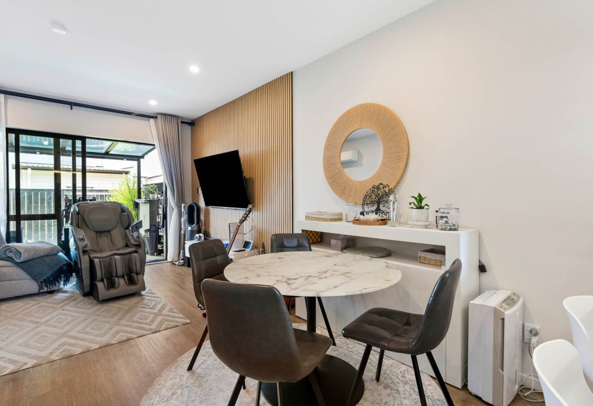 For rent, 2 beds + study 1 bath townhouse with car park, available 30th June, 33 Kiato Lane, Flat Bush, Auckland