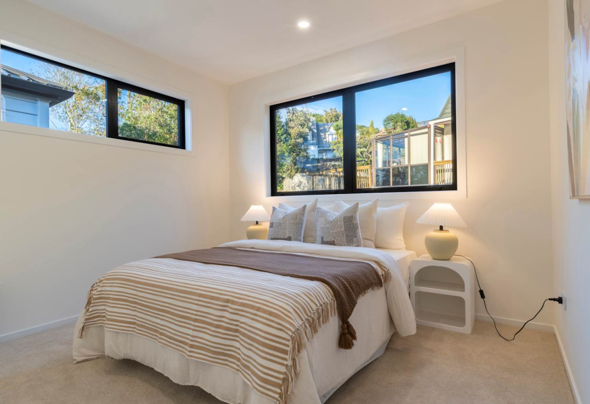 Rangitoto College zone, Master Build Peace of Mind, Standalone 5 beds 2.5 baths home with garage, central air conditioning, close to schools, shops, easy motorway access, 1.1 km to Northcross Intermediate, 3B Kallista Place, Browns Bay, Auckland
