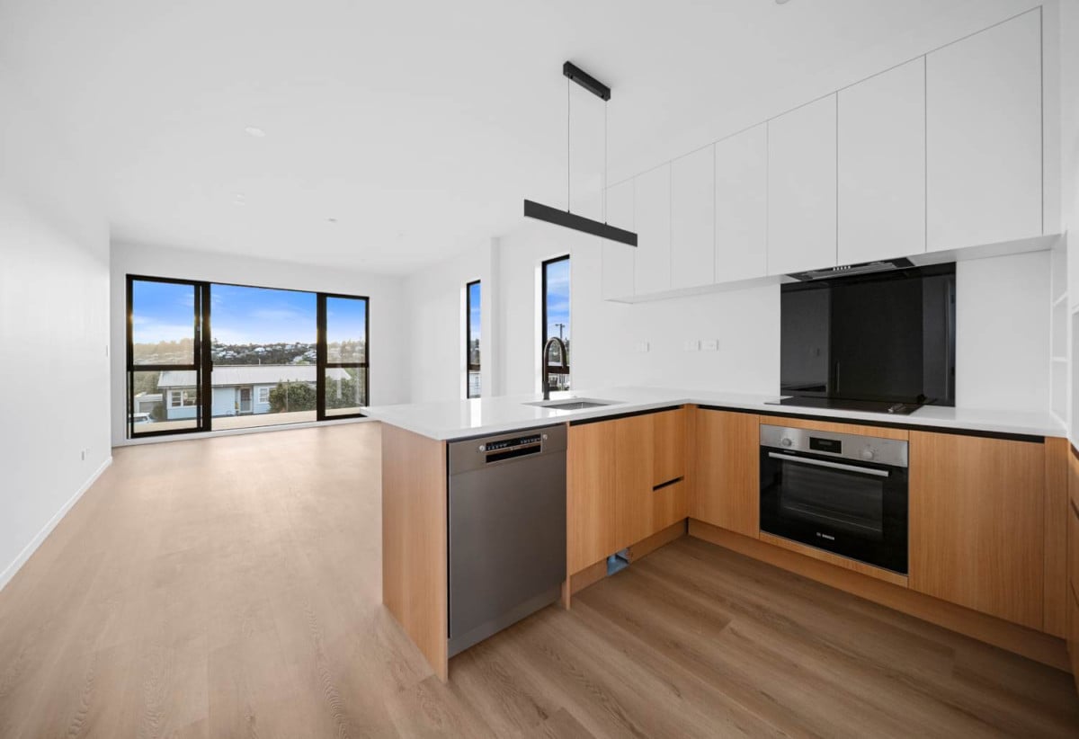 10-year building warranty, Brandnew Freehold 4 beds 3.5 baths home with garage, close to schools, Glenfield Mall, 0.7 km to Manuka Primary School, 1 km to Glenfield Intermediate School, Lot 2/17 Sunnyfield Crescent, Glenfield, Auckland