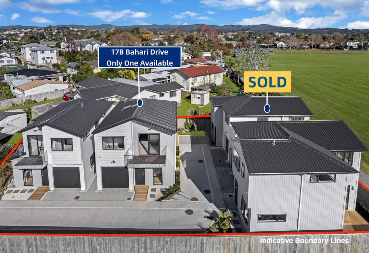 Standalone 4 beds 3.5 baths home with garage, literally next to a sports park, close to schools, local shops, 0.7 km to Birdwood School, 17B Bahari Drive, Ranui, Auckland
