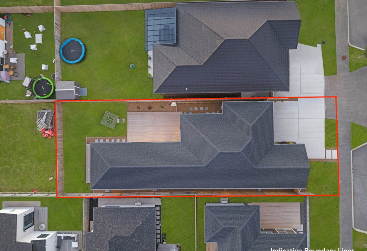 4 beds 3 baths house with double garage on 498m2 section, Set within the peaceful seaside community of Clarks Beach, enjoy weekends are filled with beach walks, golf days, boating adventures, and relaxed evenings spent with family and friends, 31 Korowhiti Road, Clarks Beach, Auckland