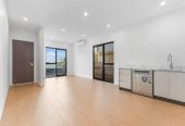 Standalone 3 beds 2 baths house with garage, close to schools, town centre, 1.4 km to Valley School, 2.3 km to Pukekohe High School, 9 Piringa Road, Pukekohe, Auckland