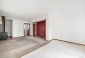 3 beds 2 baths home with garage, close to Lynn Mall, schools, golf course, Lawson Park and playground, 0.4 km to New Lynn School, 5/46 Seabrook Avenue, New Lynn, Auckland