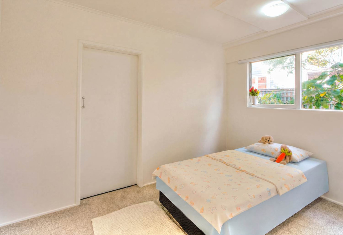 764m² section, Renovated Brick 4 beds 2 baths house with double garage, downstairs 2 beds 1 bath with its own entrance, close to schools, shopping centres, motorway access, 0.9 km to Willow Park School, 90 Hillcrest Avenue, Hillcrest, Auckland