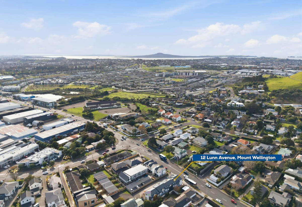 10-Years Master Builder Warranty, Brandnew 1 bed + Flxi room 1 bath townhouse, Walk to restaurants, bus stops, train stations, and supermarkets, 0.7 km to Stanhope Road School, 12 Lunn Avenue, Mt Wellington, Auckland