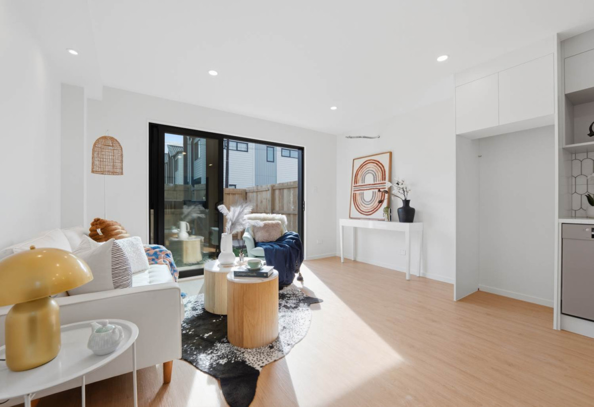 10-Years Master Builder Warranty, Brandnew 1 bed + Flxi room 1 bath townhouse, Walk to restaurants, bus stops, train stations, and supermarkets, 0.7 km to Stanhope Road School, 12 Lunn Avenue, Mt Wellington, Auckland