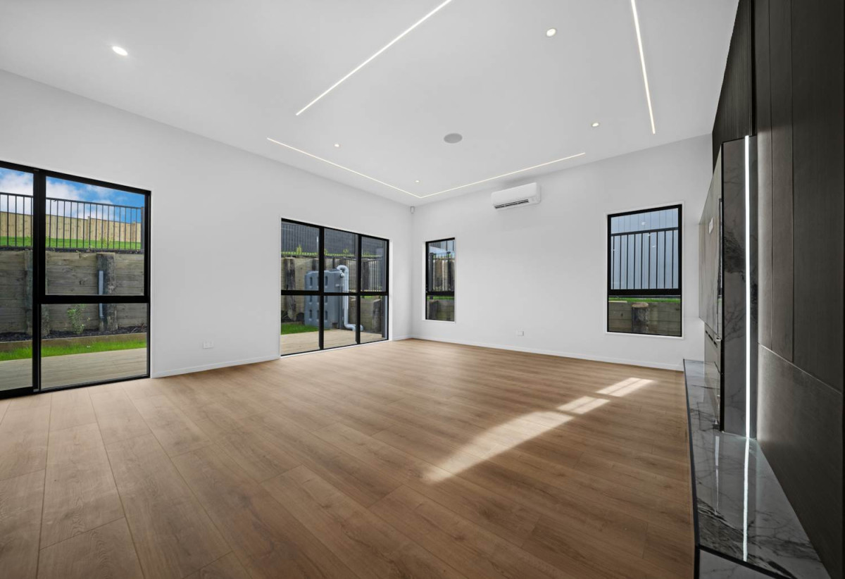 2 Kitchens, Brandnew 5 beds 4.5 baths house with double garage on 414m2 section, close to Beachlands shopping centre, beach, reserves, 19 Kanae Drive, Beachlands, Auckland