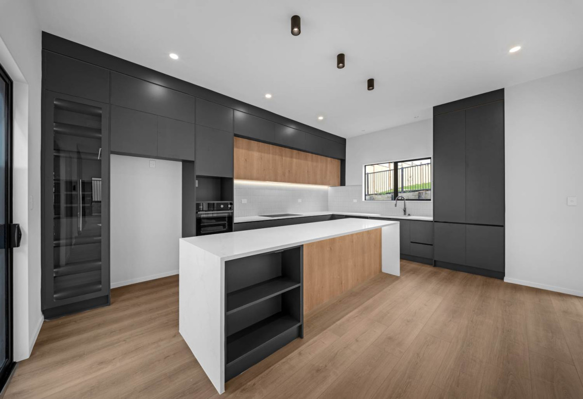 2 Kitchens, Brandnew 5 beds 4.5 baths house with double garage on 414m2 section, close to Beachlands shopping centre, beach, reserves, 19 Kanae Drive, Beachlands, Auckland