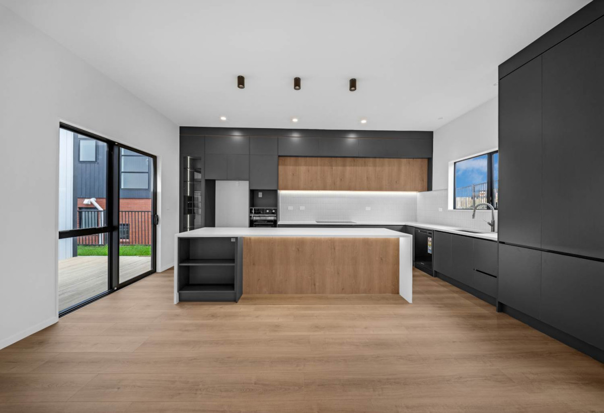 2 Kitchens, Brandnew 5 beds 4.5 baths house with double garage on 414m2 section, close to Beachlands shopping centre, beach, reserves, 19 Kanae Drive, Beachlands, Auckland