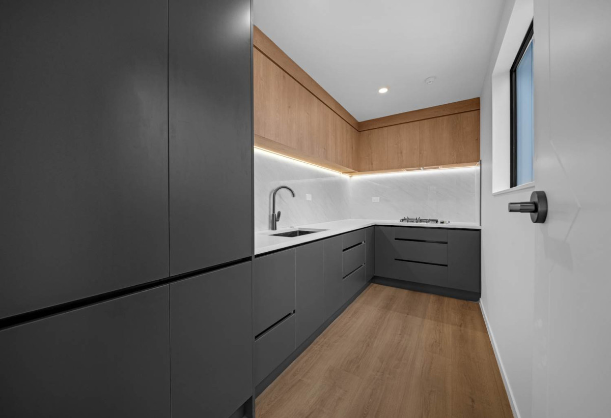 2 Kitchens, Brandnew 5 beds 4.5 baths house with double garage on 414m2 section, close to Beachlands shopping centre, beach, reserves, 19 Kanae Drive, Beachlands, Auckland