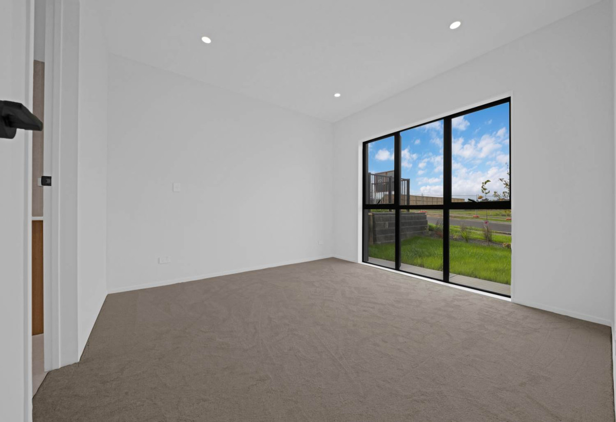 2 Kitchens, Brandnew 5 beds 4.5 baths house with double garage on 414m2 section, close to Beachlands shopping centre, beach, reserves, 19 Kanae Drive, Beachlands, Auckland