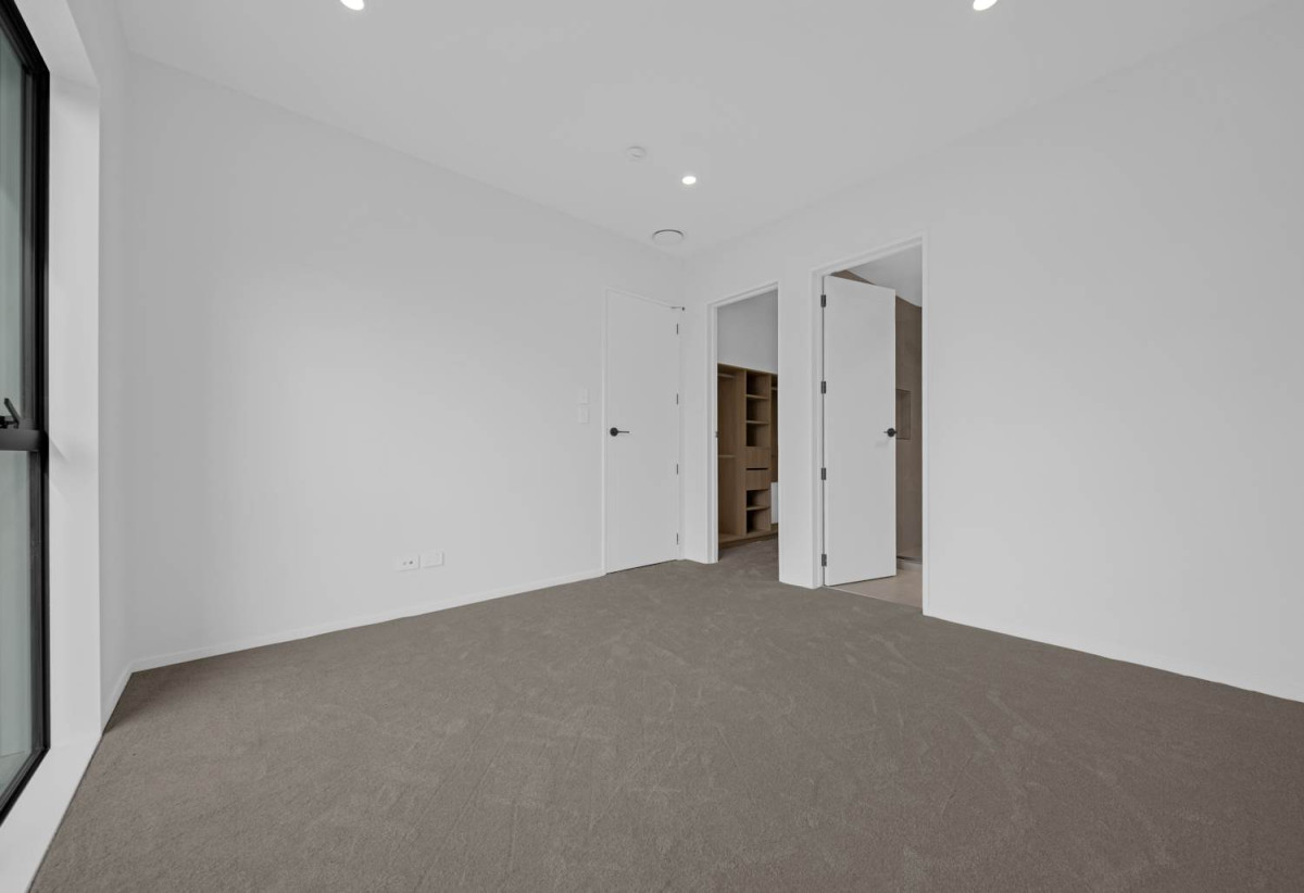 2 Kitchens, Brandnew 5 beds 4.5 baths house with double garage on 414m2 section, close to Beachlands shopping centre, beach, reserves, 19 Kanae Drive, Beachlands, Auckland