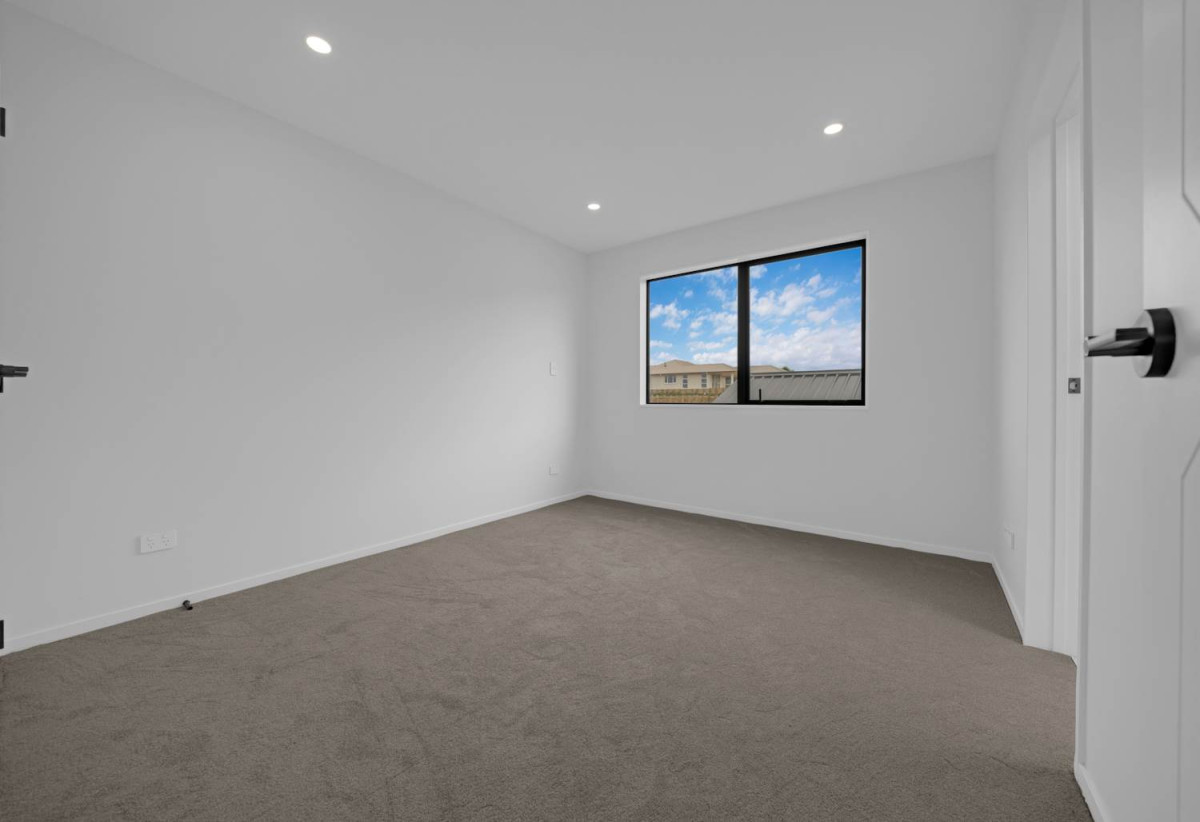 2 Kitchens, Brandnew 5 beds 4.5 baths house with double garage on 414m2 section, close to Beachlands shopping centre, beach, reserves, 19 Kanae Drive, Beachlands, Auckland