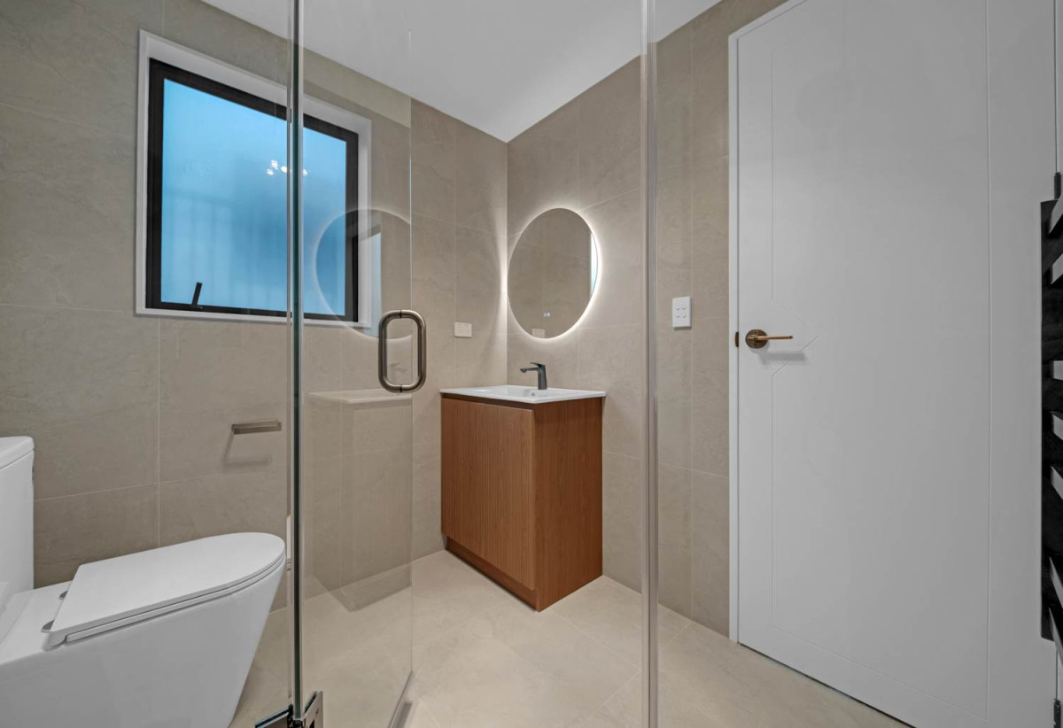 2 Kitchens, Brandnew 5 beds 4.5 baths house with double garage on 414m2 section, close to Beachlands shopping centre, beach, reserves, 19 Kanae Drive, Beachlands, Auckland