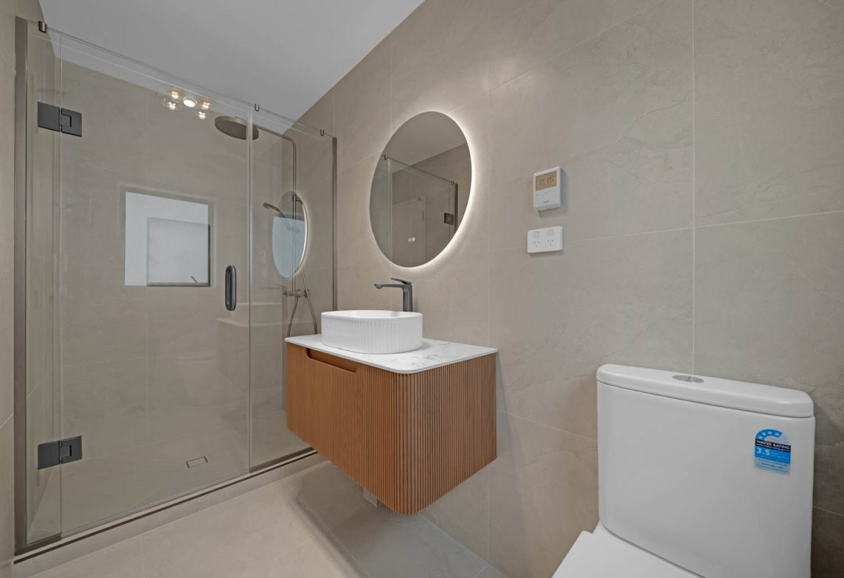 2 Kitchens, Brandnew 5 beds 4.5 baths house with double garage on 414m2 section, close to Beachlands shopping centre, beach, reserves, 19 Kanae Drive, Beachlands, Auckland