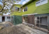 3 beds 2 baths home with garage, close to Lynn Mall, schools, golf course, Lawson Park and playground, 0.4 km to New Lynn School, 5/46 Seabrook Avenue, New Lynn, Auckland