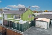 3 beds 2 baths home with garage, close to Lynn Mall, schools, golf course, Lawson Park and playground, 0.4 km to New Lynn School, 5/46 Seabrook Avenue, New Lynn, Auckland