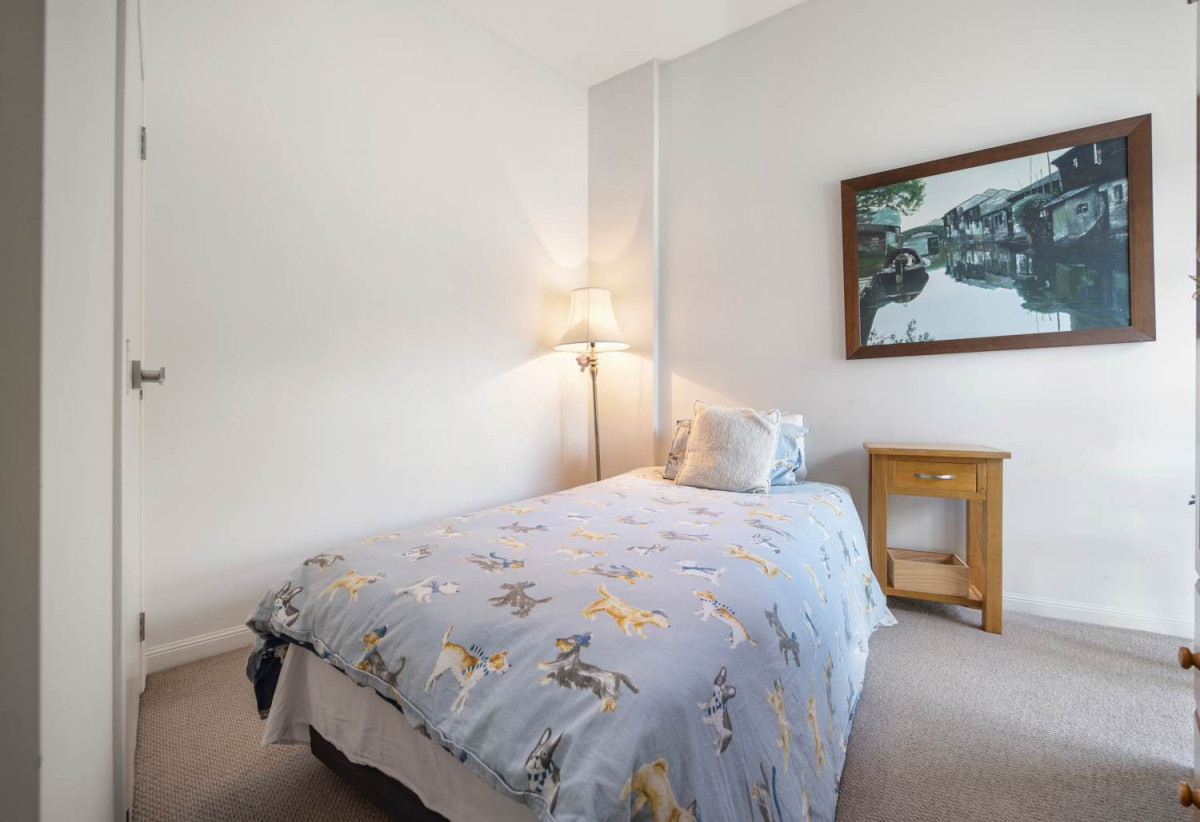 Double Grammar school zone, 202m2 3 beds 2.5 baths home with double garage, Just steps to cafés, restaurants, boutiques, and galleries, and minutes to Newmarket, the CBD, and motorway access. Zoned for Parnell Primary, Auckland Grammar, and Epsom Girls Grammar, 73 Gibraltar Crescent, Parnell, Auckland