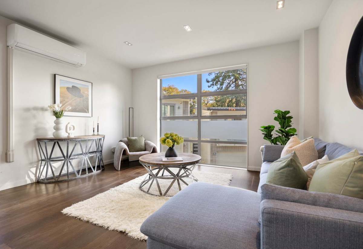 Double Grammar school zone, 202m2 3 beds 2.5 baths home with double garage, Just steps to cafés, restaurants, boutiques, and galleries, and minutes to Newmarket, the CBD, and motorway access. Zoned for Parnell Primary, Auckland Grammar, and Epsom Girls Grammar, 73 Gibraltar Crescent, Parnell, Auckland