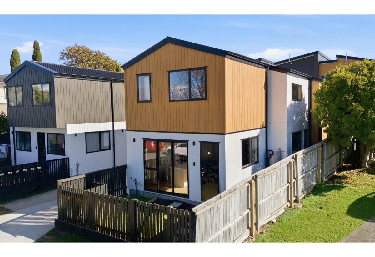 Brandnew 4 beds 2.5 baths home with garage, close to schools, shops, supermarkets, parks, beaches, 0.5 km to Howick Intermediate and Owairoa School, Unit 1, 6 Broadview Place, Howick, Auckland