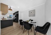 2 Kitchens, 6 beds 3.5 baths house with garage and 2-beds granny, close to schools, shops, Hunter Plaza, easy motorway access, 1.1 km to Papatoetoe Intermediate, 35A Mclean Avenue, Papatoetoe, Auckland
