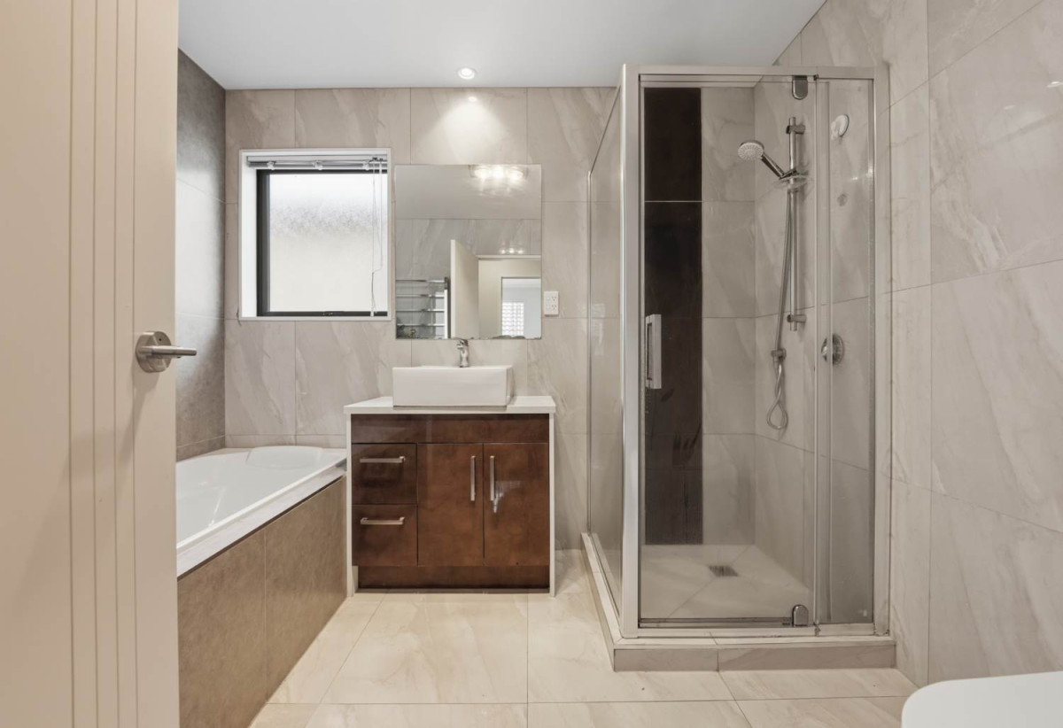 217m2 5 beds (2 ensuites) 3.5 baths house with garage on 280m2 section, 1 ensuite ground floor, Just moments from Ormiston Town Centre, supermarkets, cafés, restaurants, parks, schools, 0.7 km to Chapel Downs School, 1.8 km to Ormiston Senior College and Ormiston Junior College, 26 Cooladawson Drive, Flat Bush, Auckland
