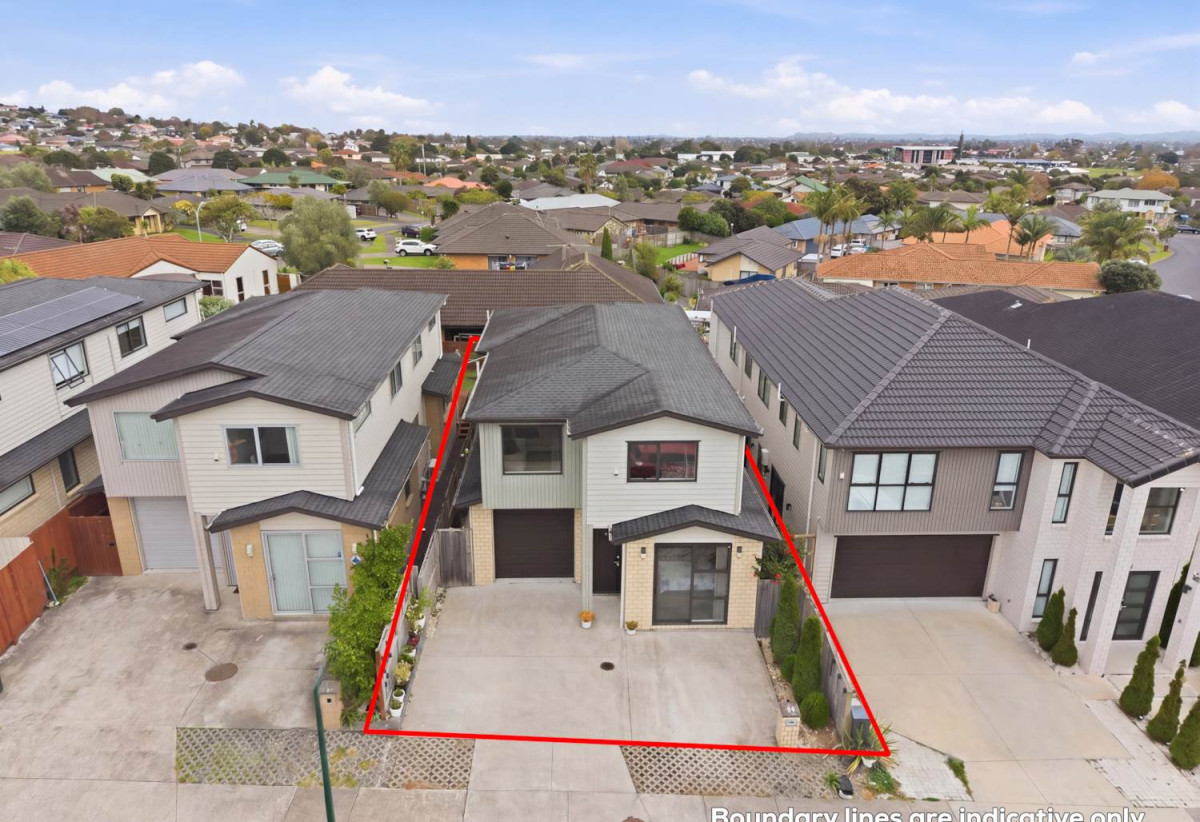 217m2 5 beds (2 ensuites) 3.5 baths house with garage on 280m2 section, 1 ensuite ground floor, Just moments from Ormiston Town Centre, supermarkets, cafés, restaurants, parks, schools, 0.7 km to Chapel Downs School, 1.8 km to Ormiston Senior College and Ormiston Junior College, 26 Cooladawson Drive, Flat Bush, Auckland