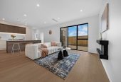 Standalone 4 beds 2 baths house with double garage on 333m2 section, close to schools, reserves, town centre, easy motorway access, 7 Pupu Crescent, Opaheke, Auckland