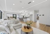 2 Kitchens, 360m2 8 beds (3 ensuites) 5.5 baths house with double garage and 2-beds granny, close to Ormiston shopping centre and Botany Downs shopping centre, 0.8 km to Mission Heights Junior College, 0.9 km to Mission Heights Primary School, 1.5 km to Ormiston Senior College, 4 Mill Hill Close, Flat Bush, Auckland